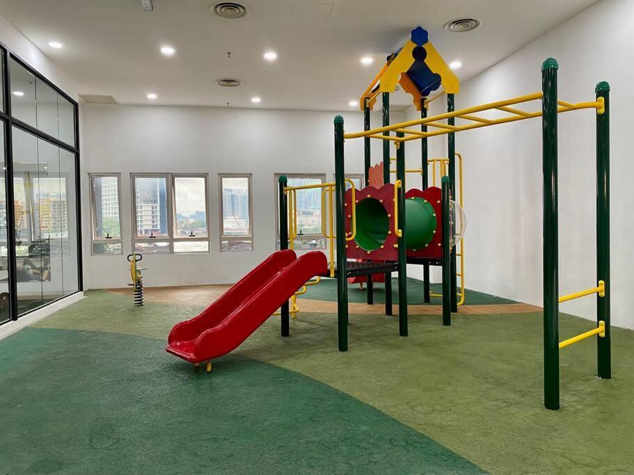 Apartmán Spacious 3R,2R,Studio 5Min Walk To Time Square,Lalaport, Pool,Gym,Wifi Kuala Lumpur Exteriér fotografie
